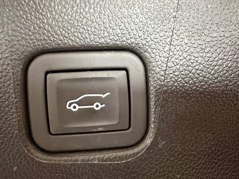 Used 2024 Chevrolet Blazer LT w/ Convenience Package FWD image 32