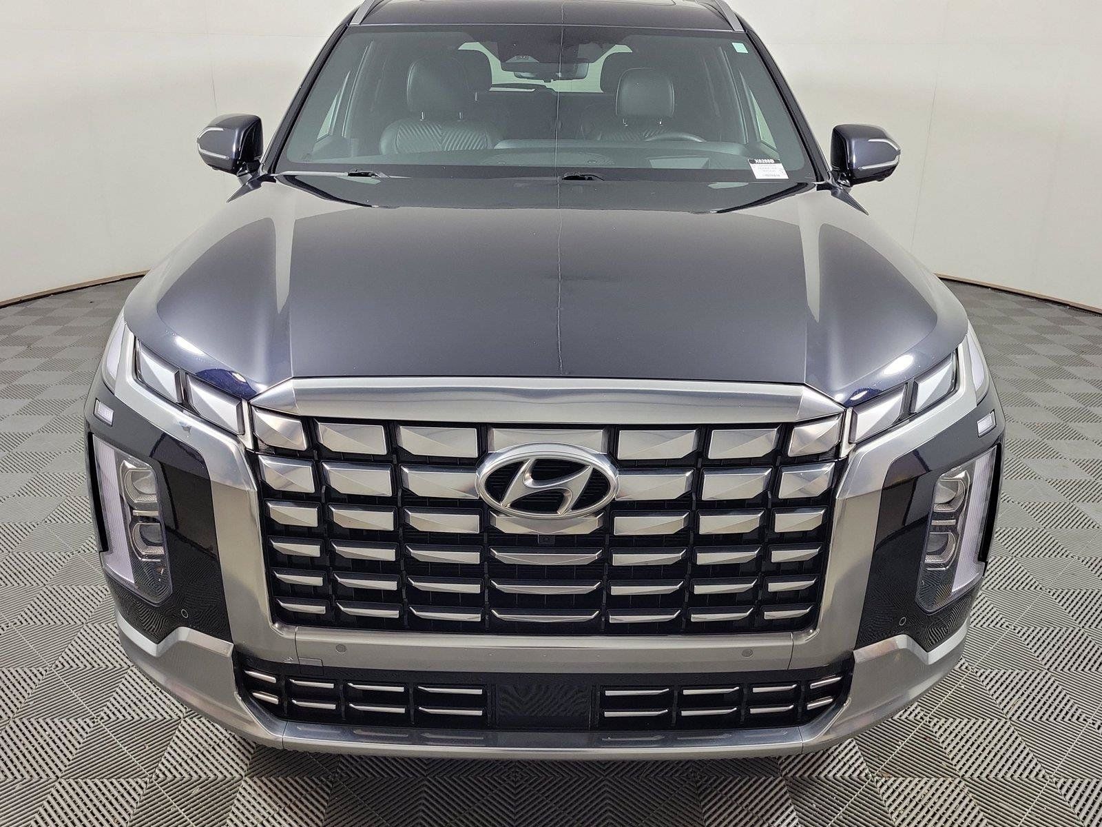 Used 2024 Hyundai Palisade Calligraphy AWD/4WD image 2