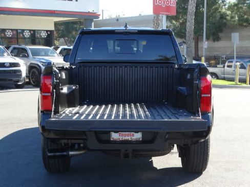 Used 2025 Toyota Tacoma TRD Sport image 15
