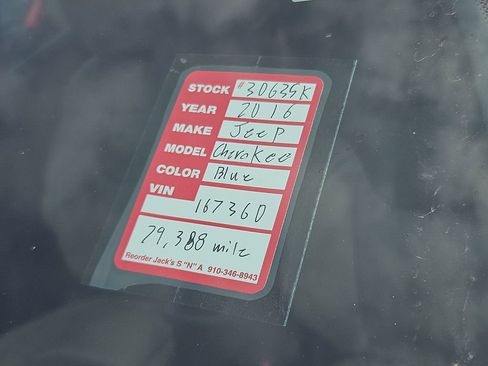 Used 2016 Jeep Cherokee Limited w/ Luxury Group image 10