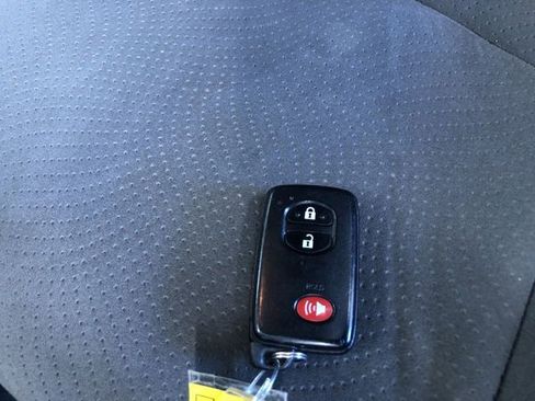 Used 2010 Toyota Prius Two FWD image 31