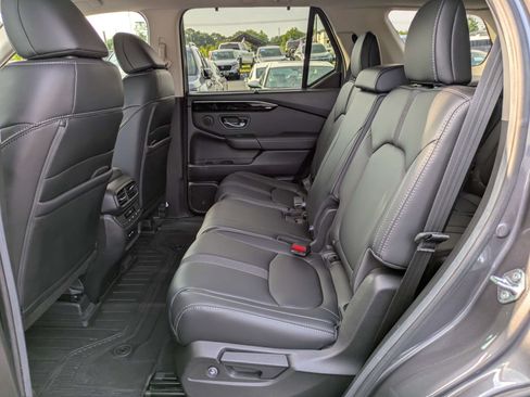 Certified 2025 Honda Pilot EX-L image 22