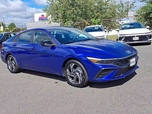 Certified 2025 Hyundai Elantra Sport w/ Cargo Package image 2