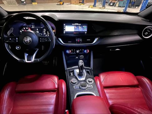 Used 2022 Alfa Romeo Stelvio Sprint image 14