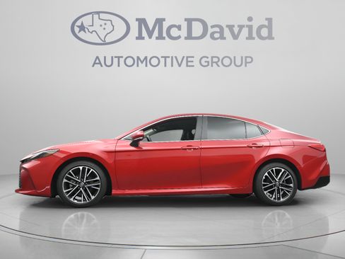 Used 2025 Toyota Camry XLE w/ Premium Package FWD image 28