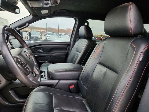 Used 2021 Nissan Titan PRO-4X w/ Pro-4x Convenience Package image 8