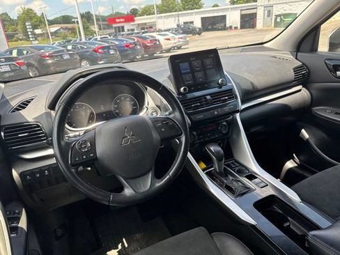 Used 2022 Mitsubishi Eclipse Cross SEL FWD image 12