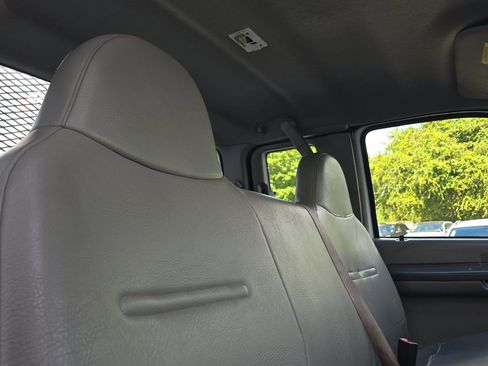 Used 2001 Ford F250 XL AWD/4WD image 16