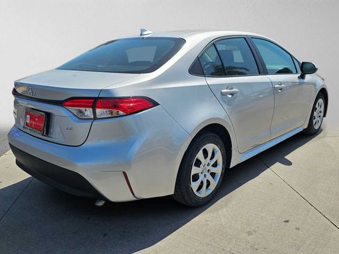 Certified 2025 Toyota Corolla LE FWD image 3