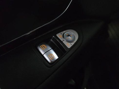 Used 2019 Mercedes-Benz Metris Passenger image 30