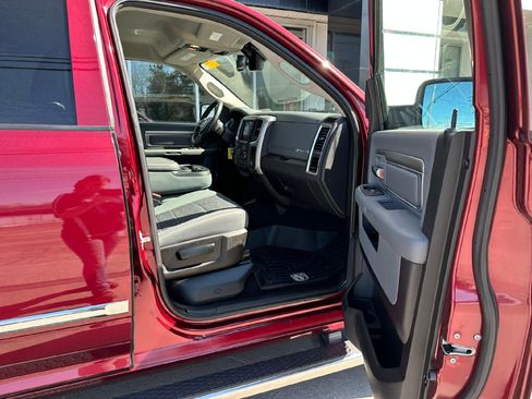 Used 2019 RAM 1500 Big Horn image 32