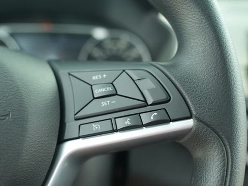 Used 2025 Nissan Altima 2.5 SV FWD image 32