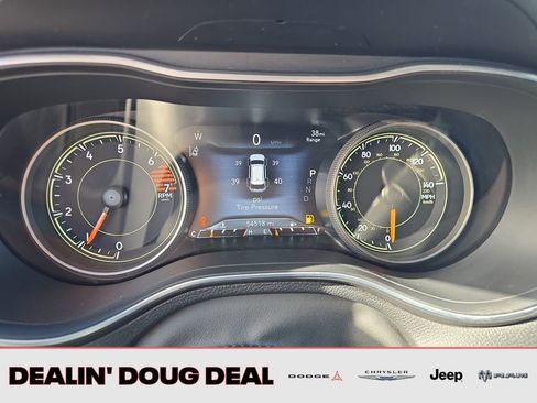 Used 2023 Jeep Cherokee Altitude Lux image 16