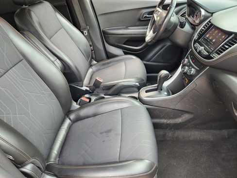 Used 2022 Chevrolet Trax LT w/ Driver Confidence Package AWD/4WD image 15