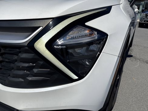 Used 2023 Kia Sportage LX image 10