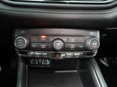 Used 2021 Dodge Durango SXT image 23