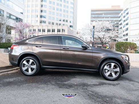 Used 2018 Mercedes-Benz GLC 300 4MATIC Coupe w/ Multimedia Package image 8