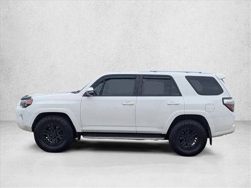 Used 2017 Toyota 4Runner SR5 Premium RWD image 5