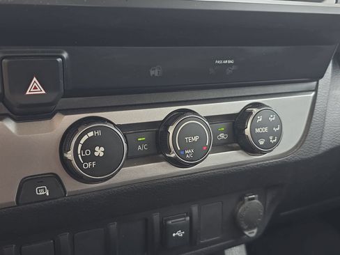 Used 2022 Toyota Tacoma SR w/ SR Convenience Package RWD image 21