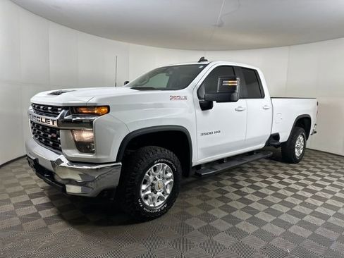 Used 2022 Chevrolet Silverado 3500 LT w/ Convenience Package image 12