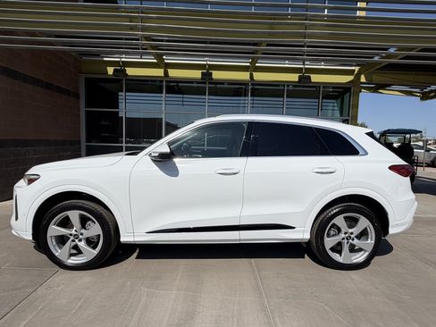 Used 2025 Audi Q5 Premium Plus w/ Premium Plus AWD/4WD image 7