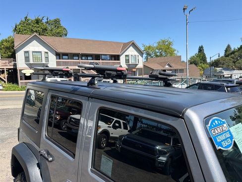Used 2016 Jeep Wrangler Unlimited Sport w/ Quick Order Package 24S AWD/4WD image 28