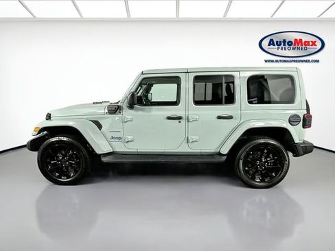 Used 2024 Jeep Wrangler Unlimited Sahara w/ Technology Group image 8