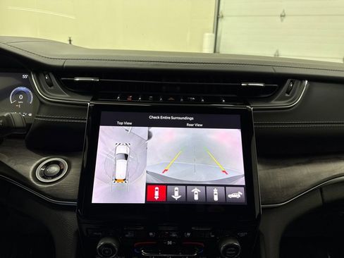 Used 2022 Jeep Grand Cherokee L Overland w/ Advanced Protech Group III image 18