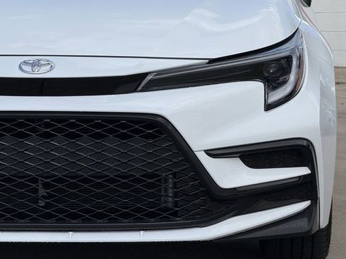Used 2025 Toyota Corolla SE image 9