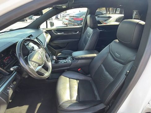 Used 2020 Cadillac XT5 Premium Luxury FWD image 12