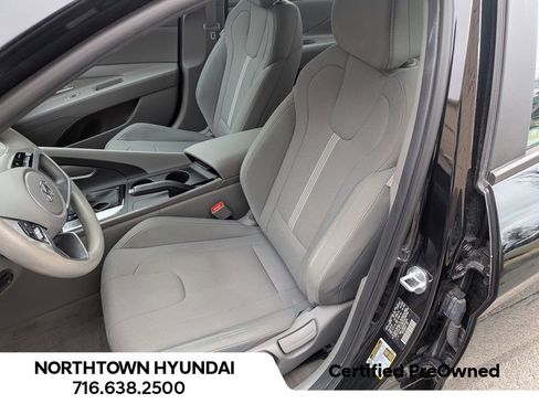 Used 2023 Hyundai Elantra SE image 10