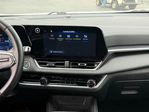 Used 2025 Chevrolet Equinox LT FWD image 15