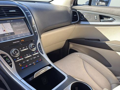 Used 2019 Lincoln Nautilus Reserve image 20