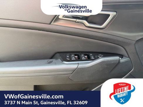 Used 2025 Kia Sportage EX FWD image 17