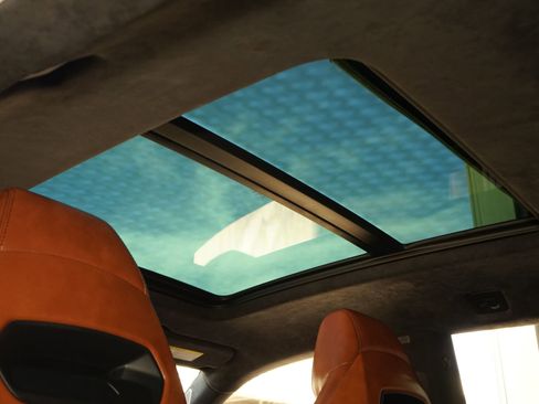 Used 2021 Lamborghini Urus Base image 32