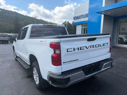 Used 2023 Chevrolet Silverado 1500 LT AWD/4WD image 5