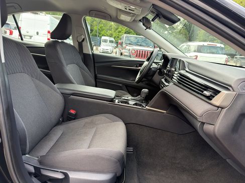 Used 2025 Toyota Camry LE FWD image 22