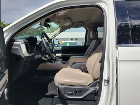 Used 2024 Ford Expedition XLT RWD image 20