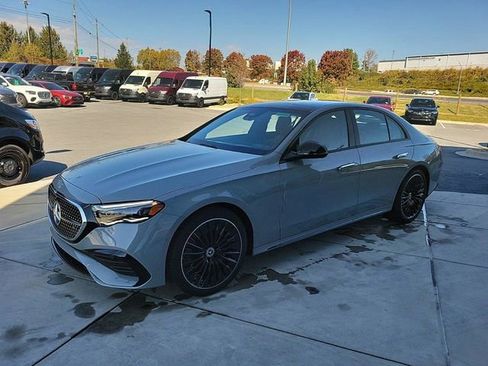 New 2025 Mercedes-Benz E 350 4MATIC Sedan image 9