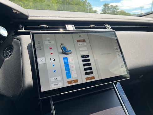 New 2026 Land Rover Range Rover Velar Dynamic SE image 18