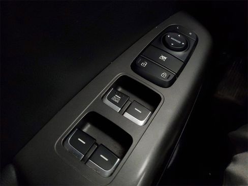 Used 2020 Kia Sportage LX image 16