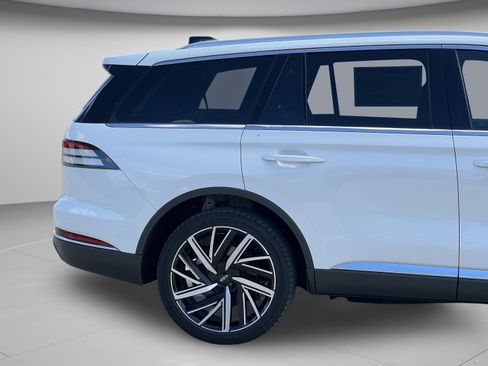 New 2025 Lincoln Aviator Reserve w/ Equipment Group 201A AWD/4WD image 32