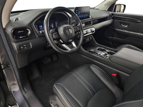 Used 2025 Honda Pilot Elite image 15