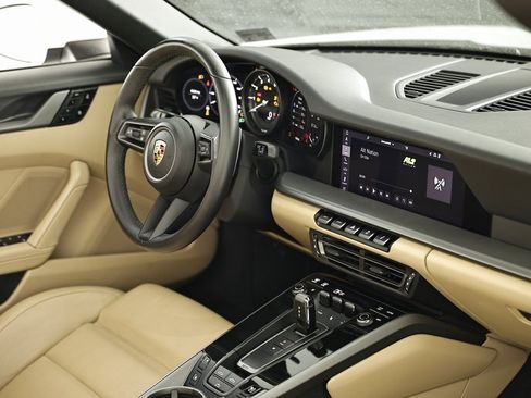 Certified 2020 Porsche 911 Carrera S image 30