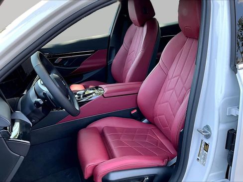 Certified 2026 BMW 530i RWD image 8