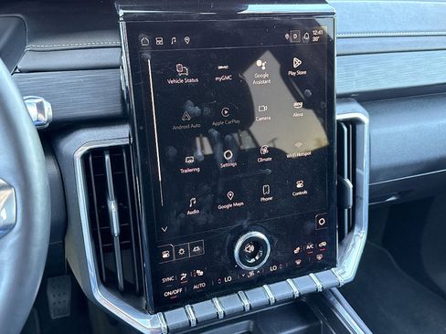 Used 2025 GMC Acadia Elevation FWD image 19