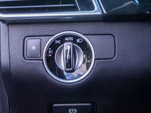 Used 2019 Mercedes-Benz GLE 400 4MATIC image 17