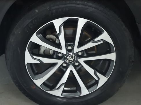 Certified 2023 Toyota Corolla Cross XLE w/ Convenience Package FWD image 37
