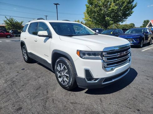 Used 2023 GMC Acadia SLT w/ Preferred Package FWD image 2
