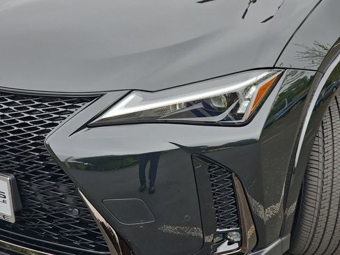 New 2026 Lexus UX 300h AWD image 32